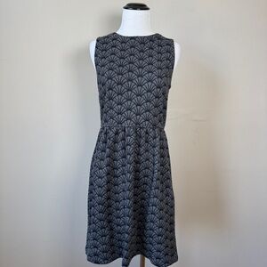 NEW Dress sz 4P Ann Taylor Loft Gray Black Scallop Knit Fit & Flare Sleeveless